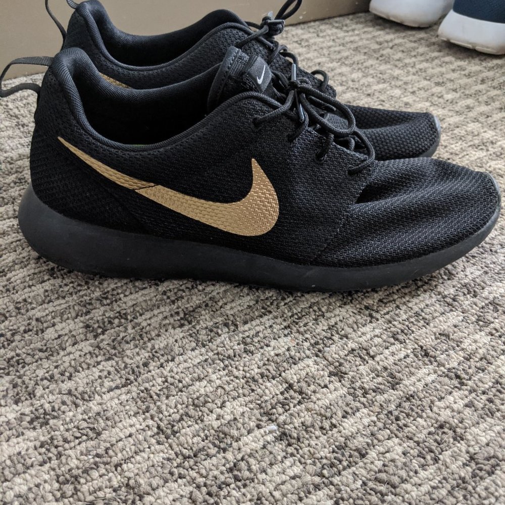 Nike Roshe - Picture 2 of 3
